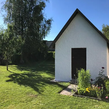 Апартаменты Tiny Haus Mit Wunderbarem Garten
